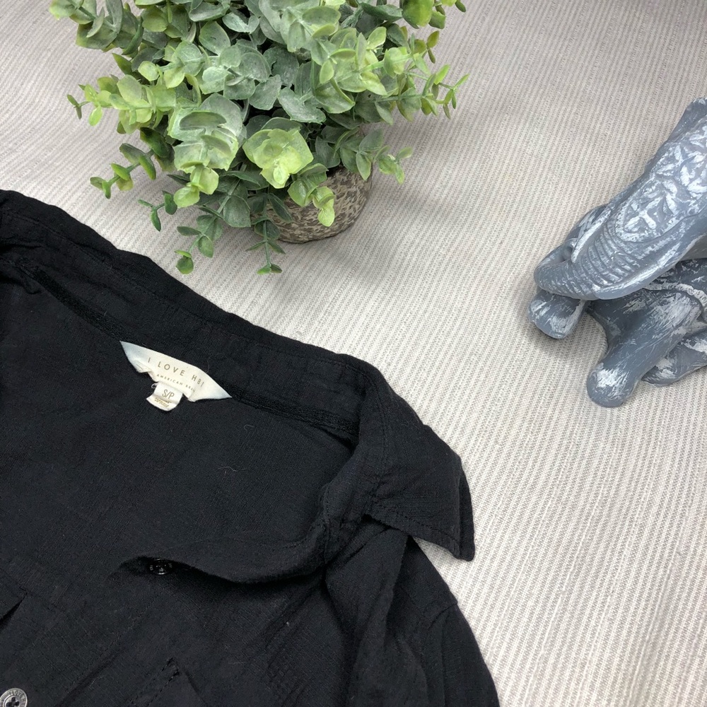 Forever 21 | Lightweight Black Button-down Shirt